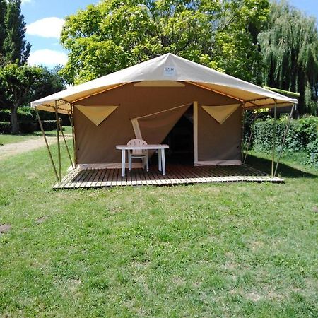 Tente Canadienne Marcilly-Sur-Vienne Luaran gambar