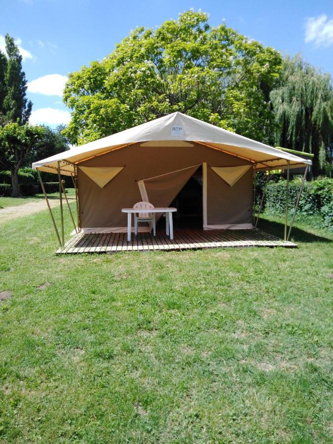 Tente Canadienne Marcilly-Sur-Vienne Luaran gambar